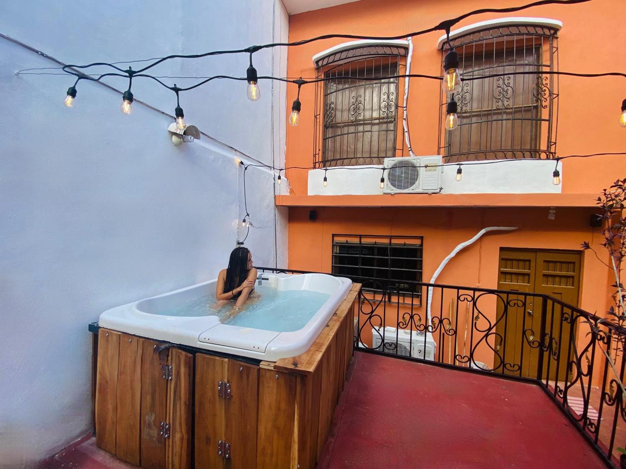 Alena Hostal Valladolid  Exteriér fotografie
