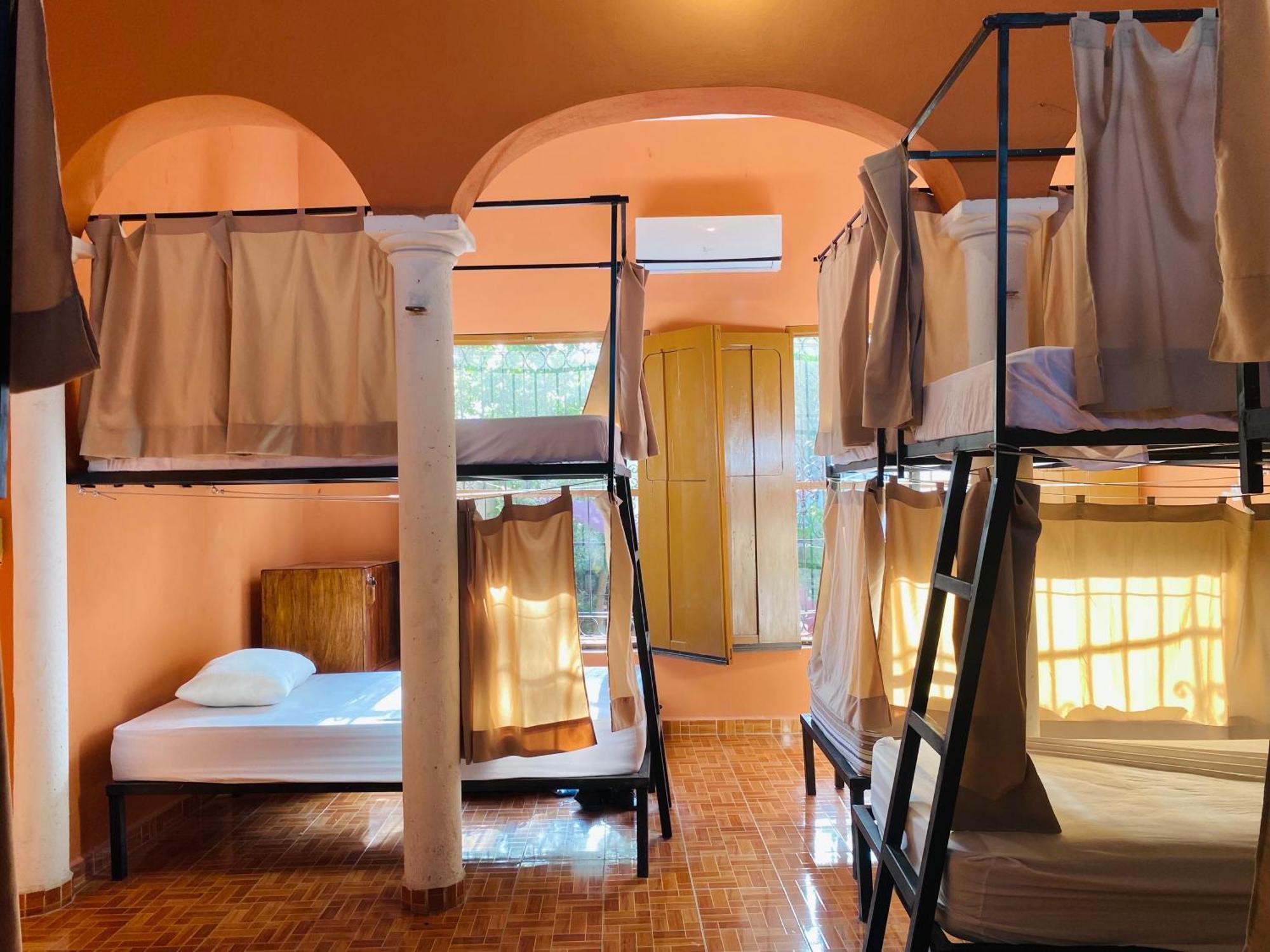Alena Hostal Valladolid  Exteriér fotografie